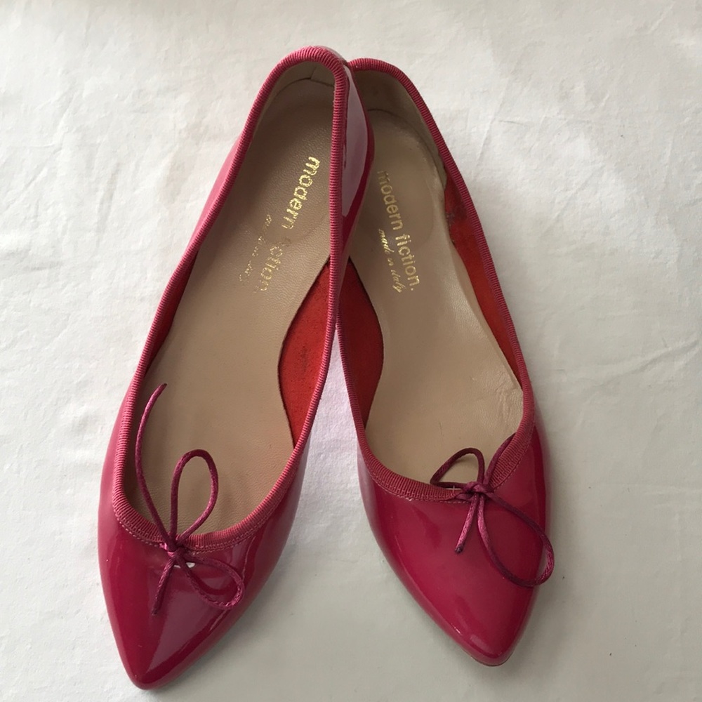 Modern Fiction pink pointy toed flats